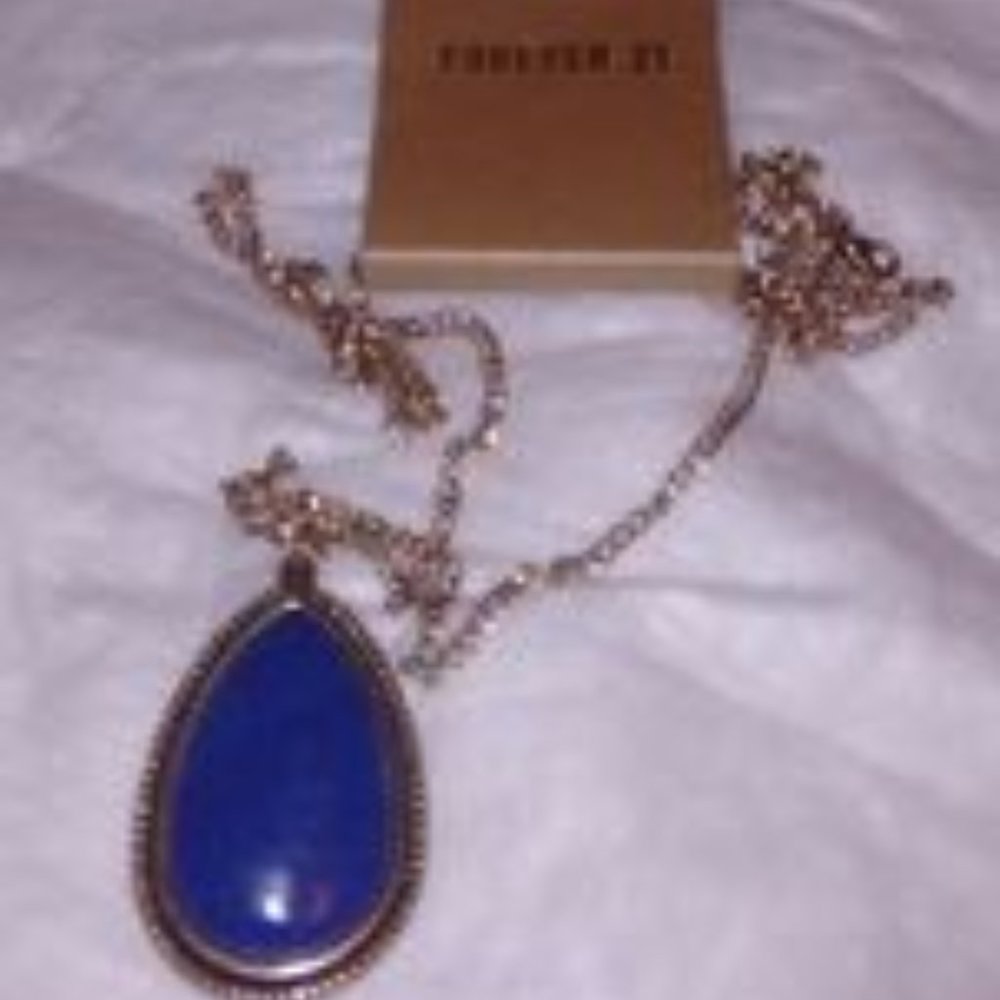 Forver21 Blue pendant necklace